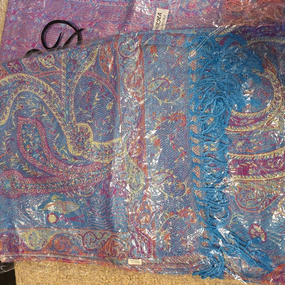 2 for 1!! Wrap/scarf & Pashmina - NWOT - Picture 11 of 12